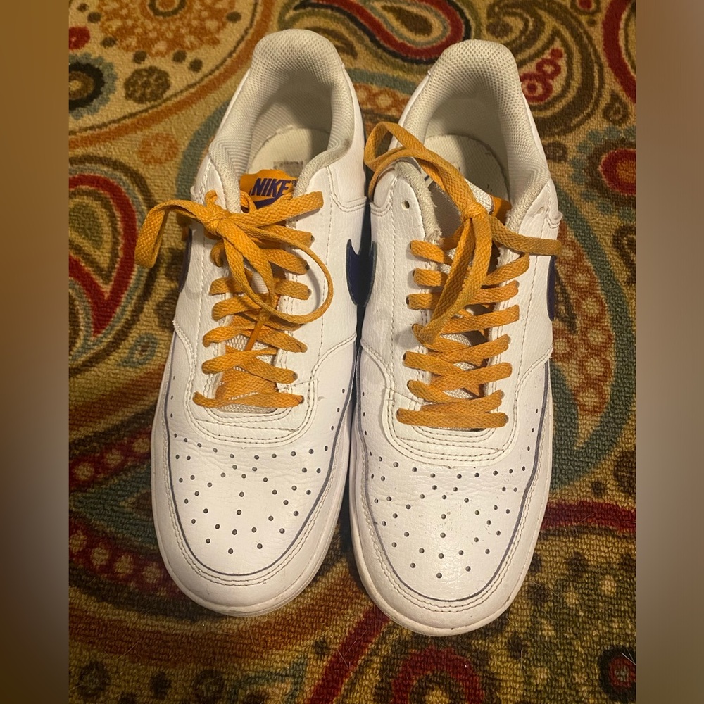 Nike Court Vision Low
White Light Curry Electric Purple size 8